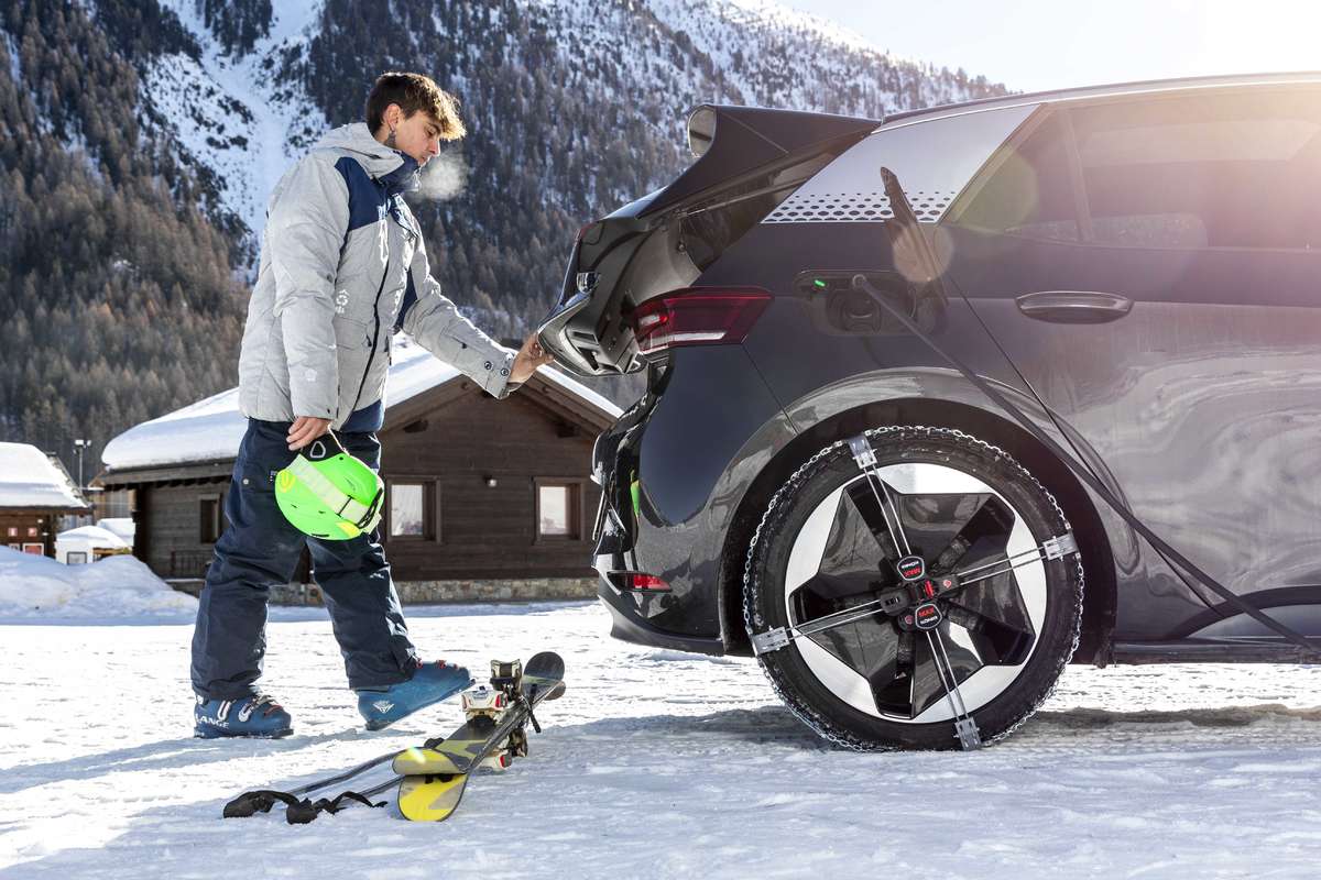 Chaînes à neige réglables en acier pour Tesla Model 3/Y/X/S