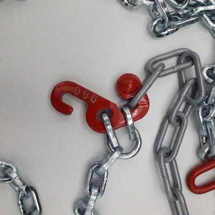 Immagine che contiene parete, interni, utensiledimetallo, interruttore

Descrizione generata automaticamente